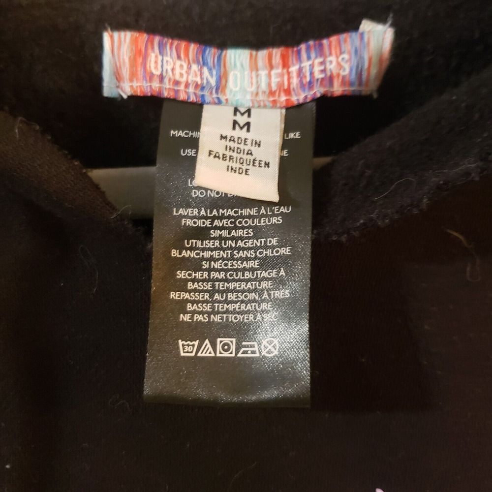 3/$25 Urban Outfitters UO Benny Heartbreaker Black Cropped Hoodie Sweatshirt Med - Picture 4 of 6